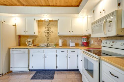 Quaint Chattanooga Valley Retreat Private Hot Tub in Fort Oglethorpe, USA
