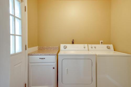 Quaint Chattanooga Valley Retreat Private Hot Tub in Fort Oglethorpe, USA