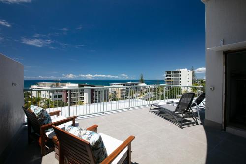 Exterior view of Kings Bay Apartments