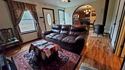 The Sovereign Suite - Cozy And Convenient With Home Theater in 米爾福德 (ME)