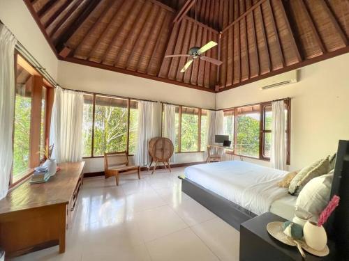 Charming Balinese Villa 2bed 2bath & Pool