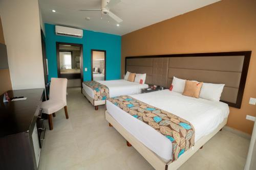 Playa Paraiso in Playas Villamil