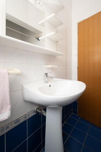 Two-Bedroom Apartment with Terrace image 9