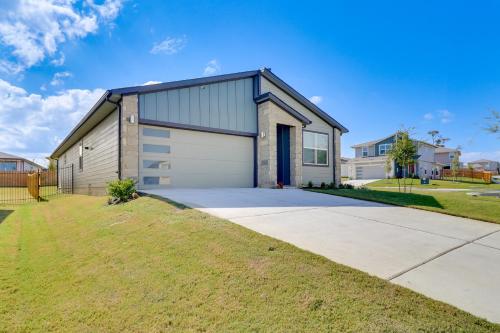 Bright Austin Vacation Rental about 10 Mi to Downtown! in Austin, USA