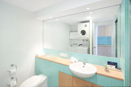 Seascape Apartment1 by Coast Holidays