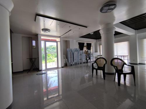 RedDoorz @ LQJ Hotel Old Buswang Kalibo - 편의 시설/서비스