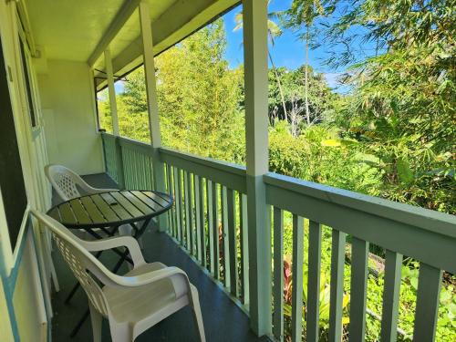 ทัศนียภาพ, Arnott's Lodge & Hiking Adventures in ฮีโล