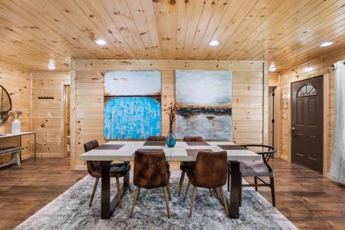 Brand New Luxury Cabin-Private Appalachian Retreat in Gatlinburg, USA