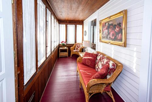 Vintage downtown flat near Holy Hill, Golf &Ski in Hartford (Wisconsin)