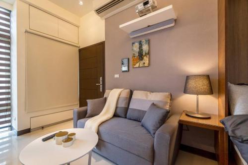 1B1b Cinema, Kitchen, Bathtub, Desk, 1.5min to MRT • 1房1衛 家庭戲院、廚房、浴缸、書桌，1.5分到市府捷運, Tajpej (zdjęcie 9)