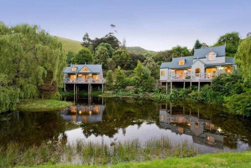 B&B Apollo Bay - Plum Tree Cottage - Bed and Breakfast Apollo Bay