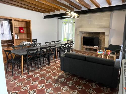 Maison spacieuse près du Mans et Tours, idéale pour famille, avec terrasse, jardin et parking - FR-1-410-425 gîte à louer Chahaignes