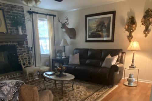Elegant Crofton Ranch 4.1 miles to Course in Martinez, USA