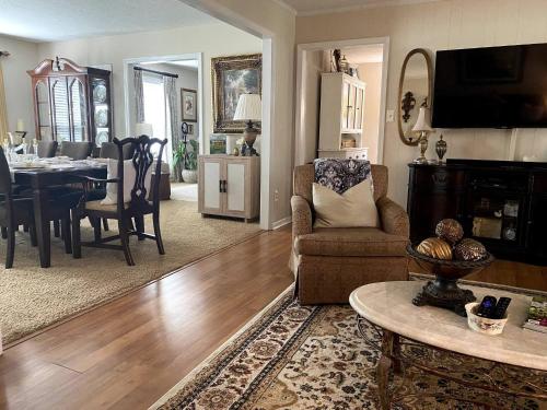 Elegant Crofton Ranch 4.1 miles to Course in Martinez, USA