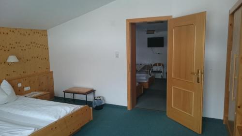 1 queen bed