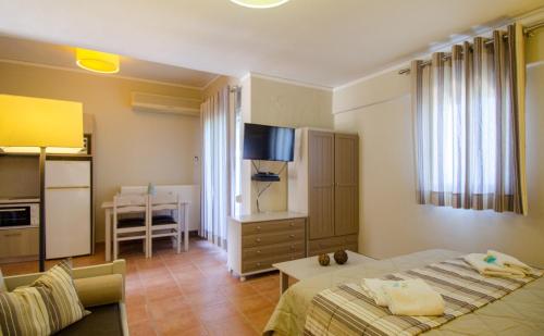 Plaka Studios, Karfás (foto 5)