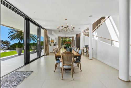 The 11 Camps Bay Villa - image 10