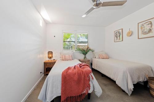 Two-Bedroom House image 4