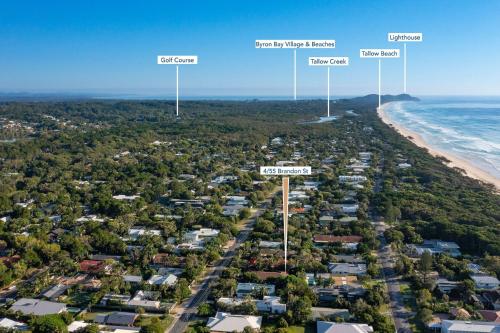 Tallow Beach Retreat - welcoming pet-friendly unit - image 3