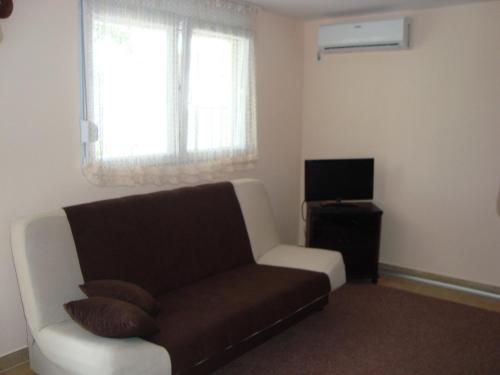 Natalie Apartments - image 8