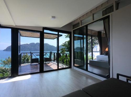 Vista, HIP Seaview Resort @ Phi Phi in Long Beach