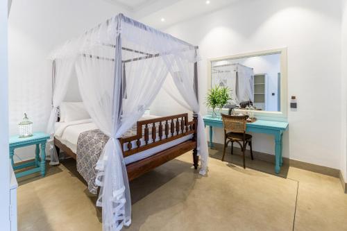 Queen Room image 3