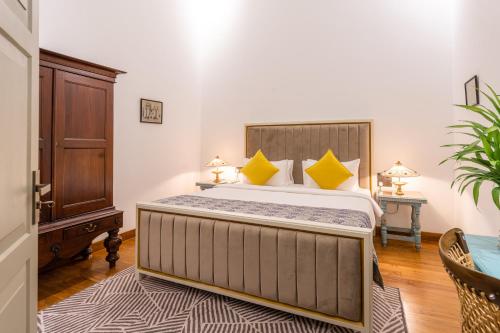 Deluxe Double Room with Bath image 9