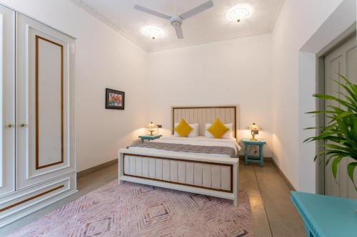 Deluxe Double Room with Bath image 5