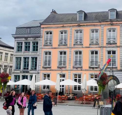 شرفة/ تراس, Hotel Grand Place in مونز بيرجن