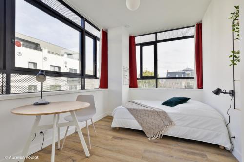 Bedroom in flatshares of a premium student/young worker residence with rooftop