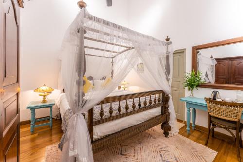 Deluxe Double Room image 3