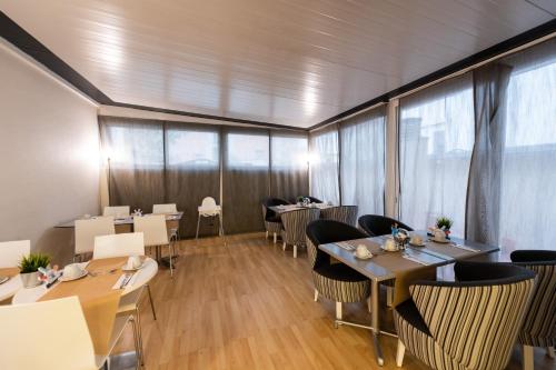 Atenea Rekord Suites - image 3