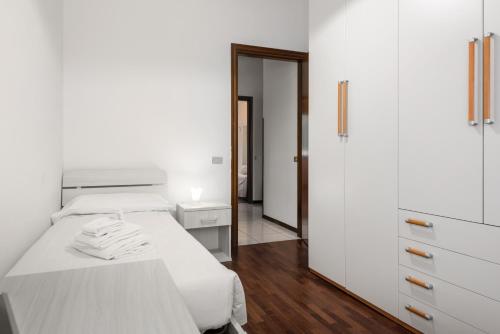 Flats4Rent Lucia - image 12