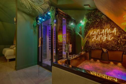 Welcome to Panama Jungle/Jacuzzi in Ivry-sur-Seine