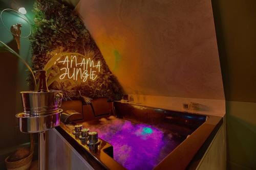 Welcome to Panama Jungle/Jacuzzi in Ivry-sur-Seine