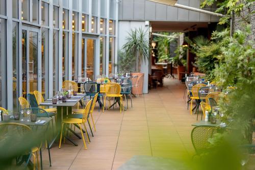 Renaissance Paris Republique Hotel & Spa - image 14