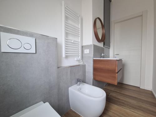 elegante appartamento porta susa, Turín (fotografie 9)