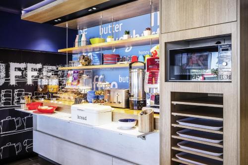 ibis budget Bordeaux Centre Bastide - image 2