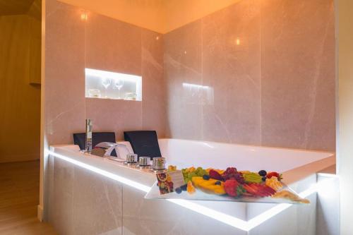 Welcome to Coachella / Jacuzzi in Ivry-sur-Seine