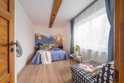 4 Bedroom House with Playground, BBQ & Free Parking, Riga (Foto 10)