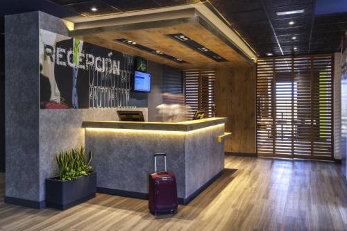 Lobby, ibis budget Bordeaux Centre Bastide near Pont De Pierre