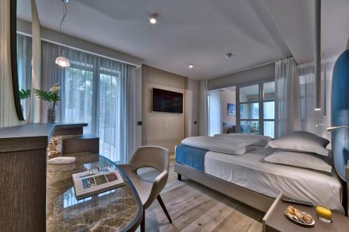 1 double bed, 1 sofa bed
