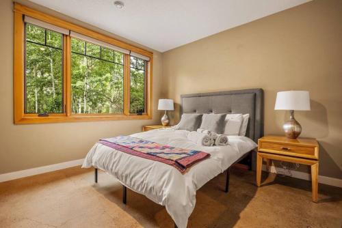 Escape to the Rockies but near Calgary Includes Free Parking and Banff Entry