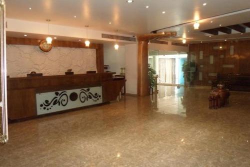 Hotel Maan Residency Satellite Road