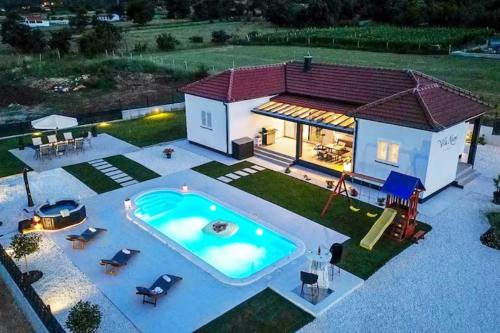 Villa Noemi - Accommodation - Sinj