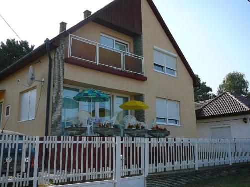 Großes Ferienhaus in Fonyd mit Großer Terrasse