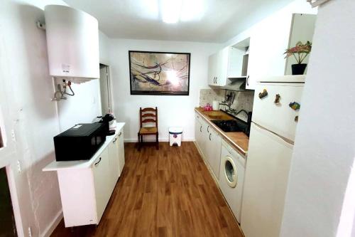 virtuve, Casa rural para 8 huéspedes en plena naturaleza (Casa rural para 8 huespedes en plena naturaleza) in Gestalgar