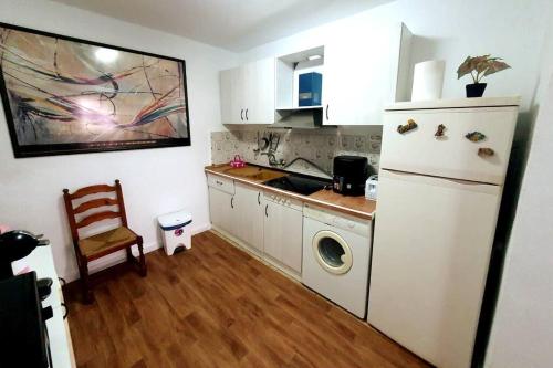 virtuve, Casa rural para 8 huéspedes en plena naturaleza (Casa rural para 8 huespedes en plena naturaleza) in Gestalgar