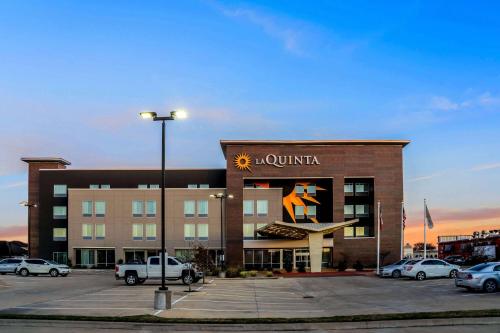 La Quinta by Wyndham Houston Cypress - image 11