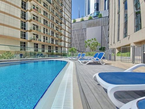 Vacationer l Luxe 1 Bedroom l Downtown Dubai l Pool Access, Free Wi-Fi & Parking, Дубай (фото 4)